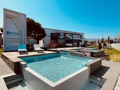 Image de Cosy piscine et paysage savigneux