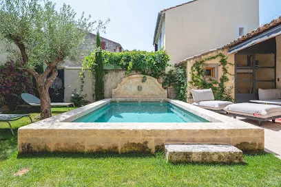 Image de Eaux & Piscines OFFICIEL - Ozéo St Rémy | Ent. BARRIOL | Construction/rénovation de piscines depuis 1998 | Alpilles/Luberon