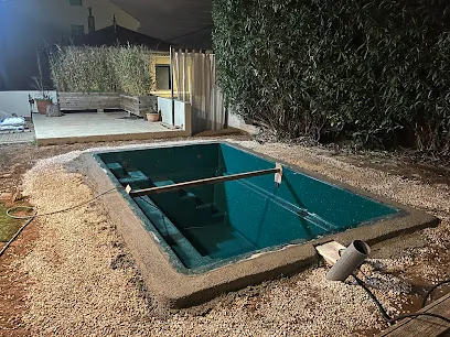 Image de Les Piscines du Garlaban | Coque Polyester et Céramique