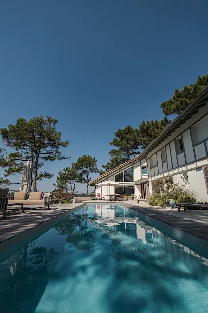 Image de Piscines de France - Landes et Pays Basque (40,64) - Construction de piscines