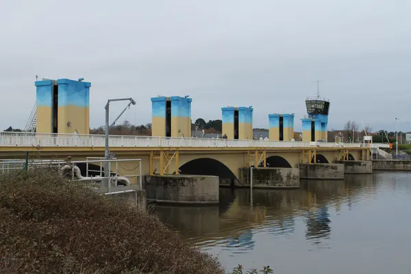 Votre Pisciniste Fabricant piscine inox Arzal