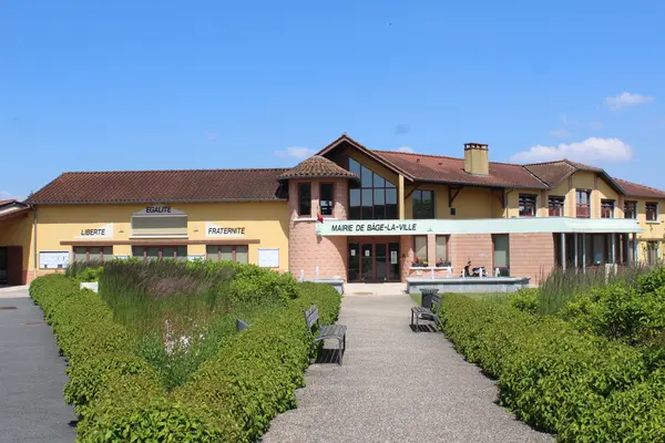 Votre Pisciniste Fabricant piscine inox Bâgé-Dommartin