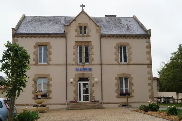 Votre Pisciniste Fabricant piscine inox Bazoges-en-Paillers