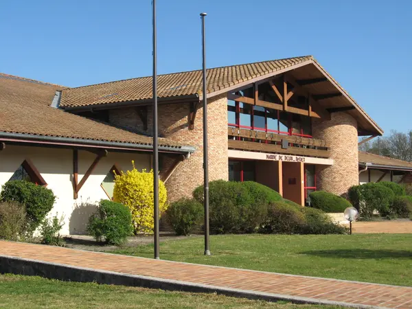 Votre Pisciniste Fabricant piscine inox Belin-Béliet