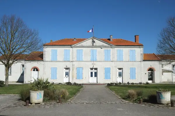 Votre Pisciniste Fabricant piscine inox Breuil-Magné