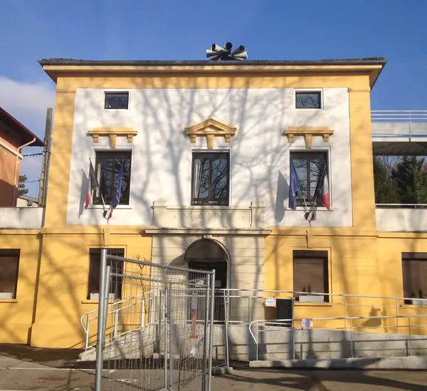 Votre Pisciniste Fabricant piscine inox Cailloux-sur-Fontaines