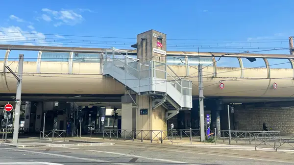 Votre Pisciniste Fabricant piscine inox Cenon