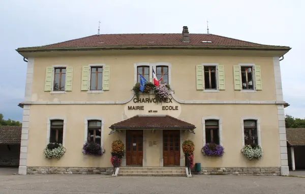 Votre Pisciniste Fabricant piscine inox Charvonnex