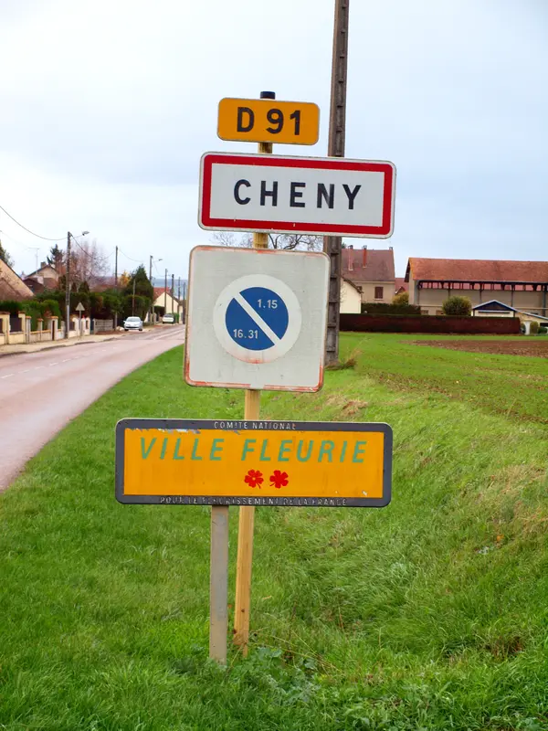 Votre Pisciniste Fabricant piscine inox Cheny