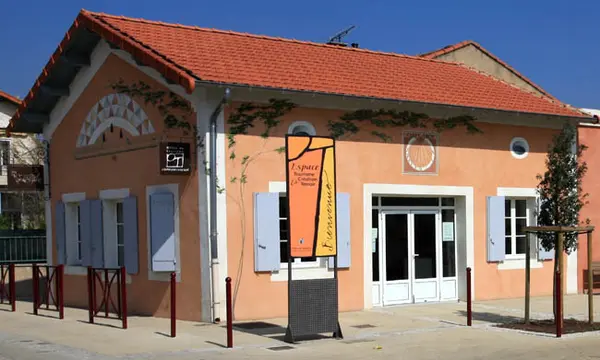 Votre Pisciniste Fabricant piscine inox Cheval-Blanc