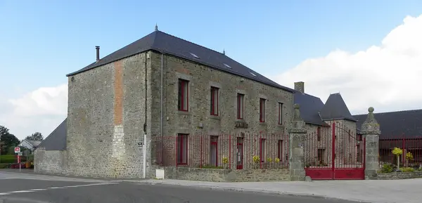 Votre Pisciniste Fabricant piscine inox Commer