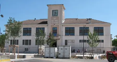 Votre Pisciniste Fabricant piscine inox Décines-Charpieu