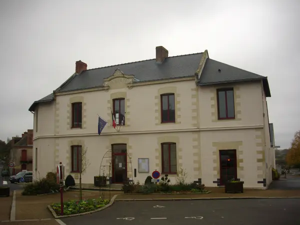 Votre Pisciniste Fabricant piscine inox Erbray