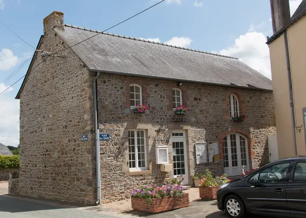 Votre Pisciniste Fabricant piscine inox Gesnes