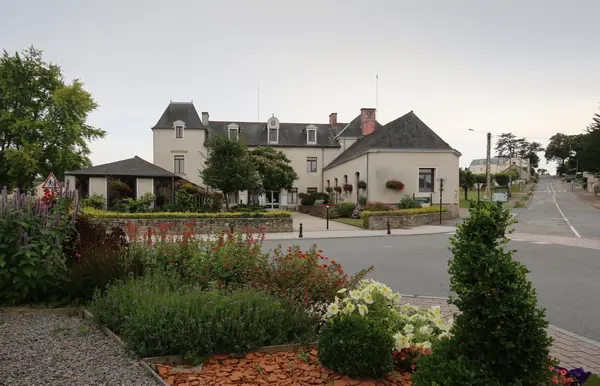 Votre Pisciniste Fabricant piscine inox Guichen