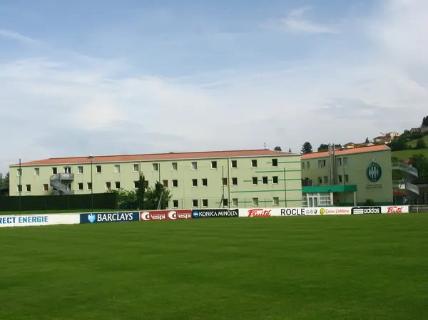 Votre Pisciniste Fabricant piscine inox L'Étrat