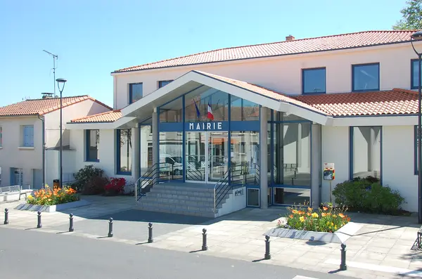 Votre Pisciniste Fabricant piscine inox La Tessoualle