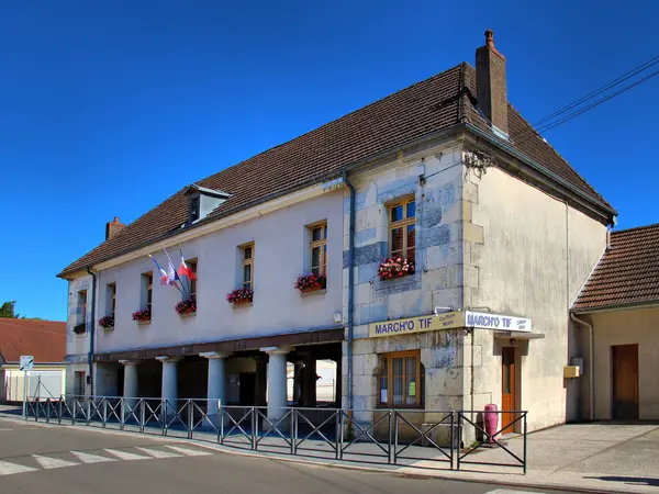 Votre Pisciniste Fabricant piscine inox Marchaux-Chaudefontaine