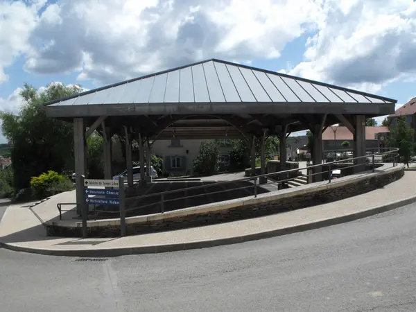 Votre Pisciniste Fabricant piscine inox Montenois