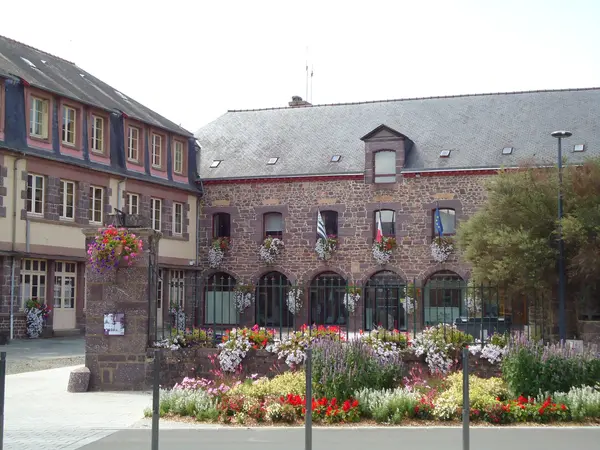 Votre Pisciniste Fabricant piscine inox Montfort-sur-Meu