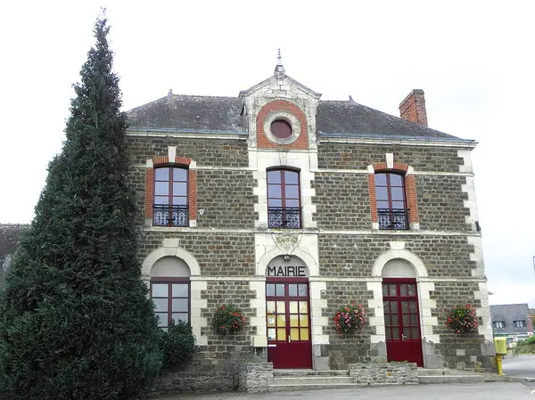 Votre Pisciniste Fabricant piscine inox Montreuil-le-Gast