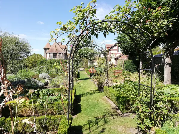 Votre Pisciniste Fabricant piscine inox Petit-Couronne