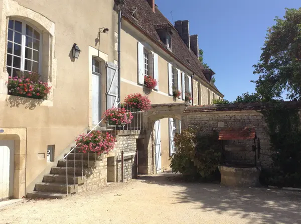 Votre Pisciniste Fabricant piscine inox Plaimpied-Givaudins