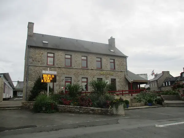 Votre Pisciniste Fabricant piscine inox Ploumagoar