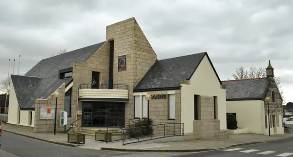 Votre Pisciniste Fabricant piscine inox Plouvorn