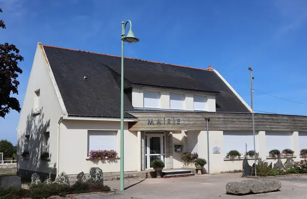 Votre Pisciniste Fabricant piscine inox Pluherlin