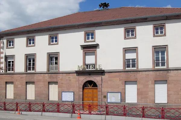 Votre Pisciniste Fabricant piscine inox Pouxeux