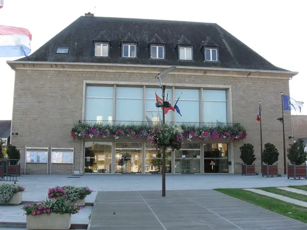 Votre Pisciniste Fabricant piscine inox Saint-Hilaire-du-Harcouët