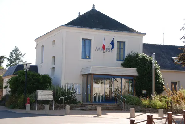 Votre Pisciniste Fabricant piscine inox Saint-Lyphard