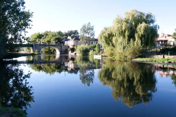 Votre Pisciniste Fabricant piscine inox Saint-Mars-de-Coutais