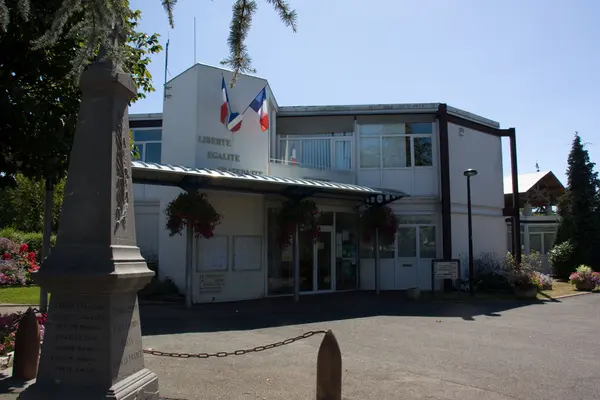 Votre Pisciniste Fabricant piscine inox Saint-Pierre-du-Perray