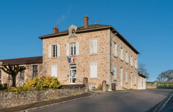 Votre Pisciniste Fabricant piscine inox Saint-Priest-Ligoure