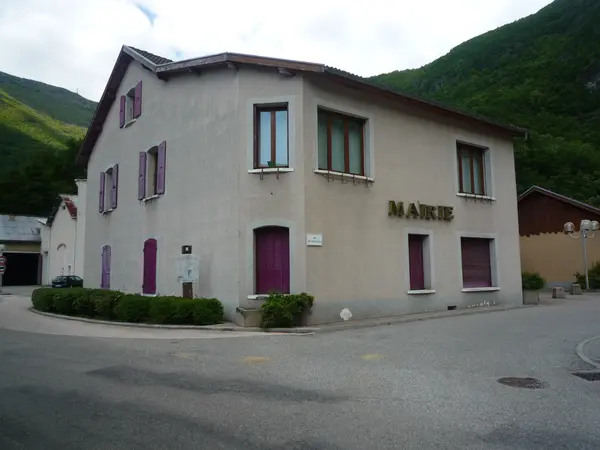 Votre Pisciniste Fabricant piscine inox Séchilienne