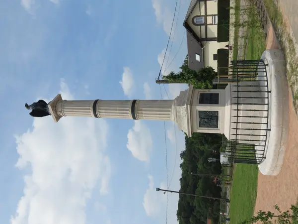 Votre Pisciniste Fabricant piscine inox Val-de-la-Haye