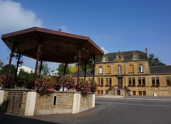 Votre Pisciniste Fabricant piscine inox Vivier-au-Court